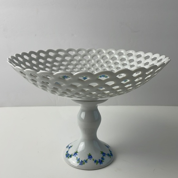 Wallendorf Vintage Porcelain Reticulated Pedestal Dish Compote - Picture 2 of 12